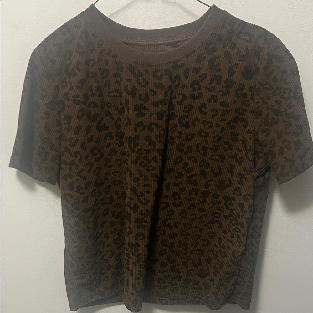 Uniqlo Brown Leopard Print Short Sleeve Tee